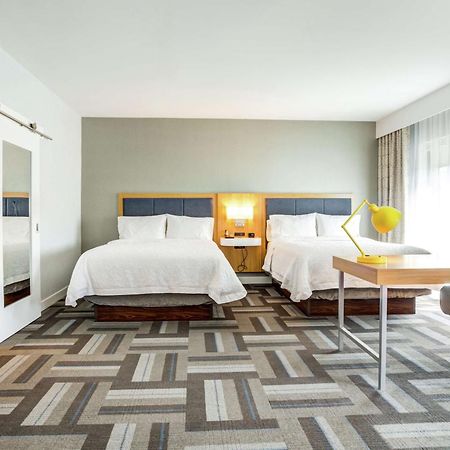Hampton Inn & Suites Boston/Уолтем Экстерьер фото