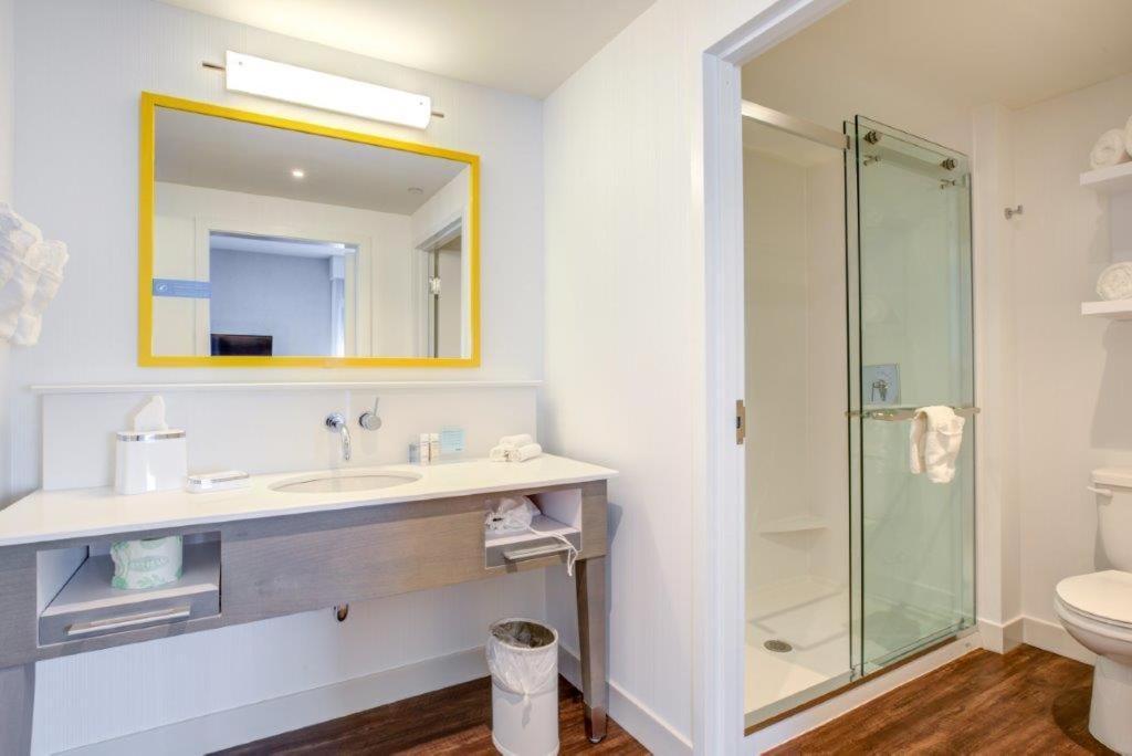Hampton Inn & Suites Boston/Уолтем Экстерьер фото
