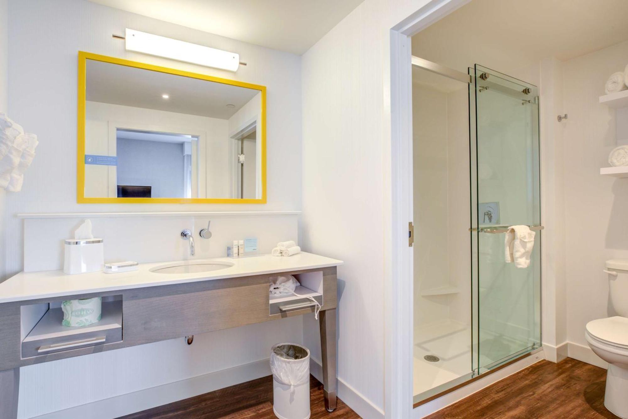 Hampton Inn & Suites Boston/Уолтем Экстерьер фото