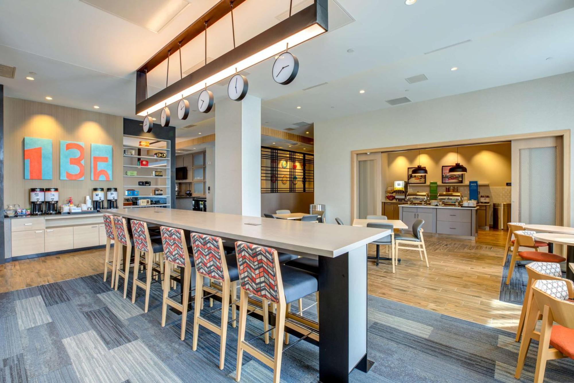 Hampton Inn & Suites Boston/Уолтем Экстерьер фото