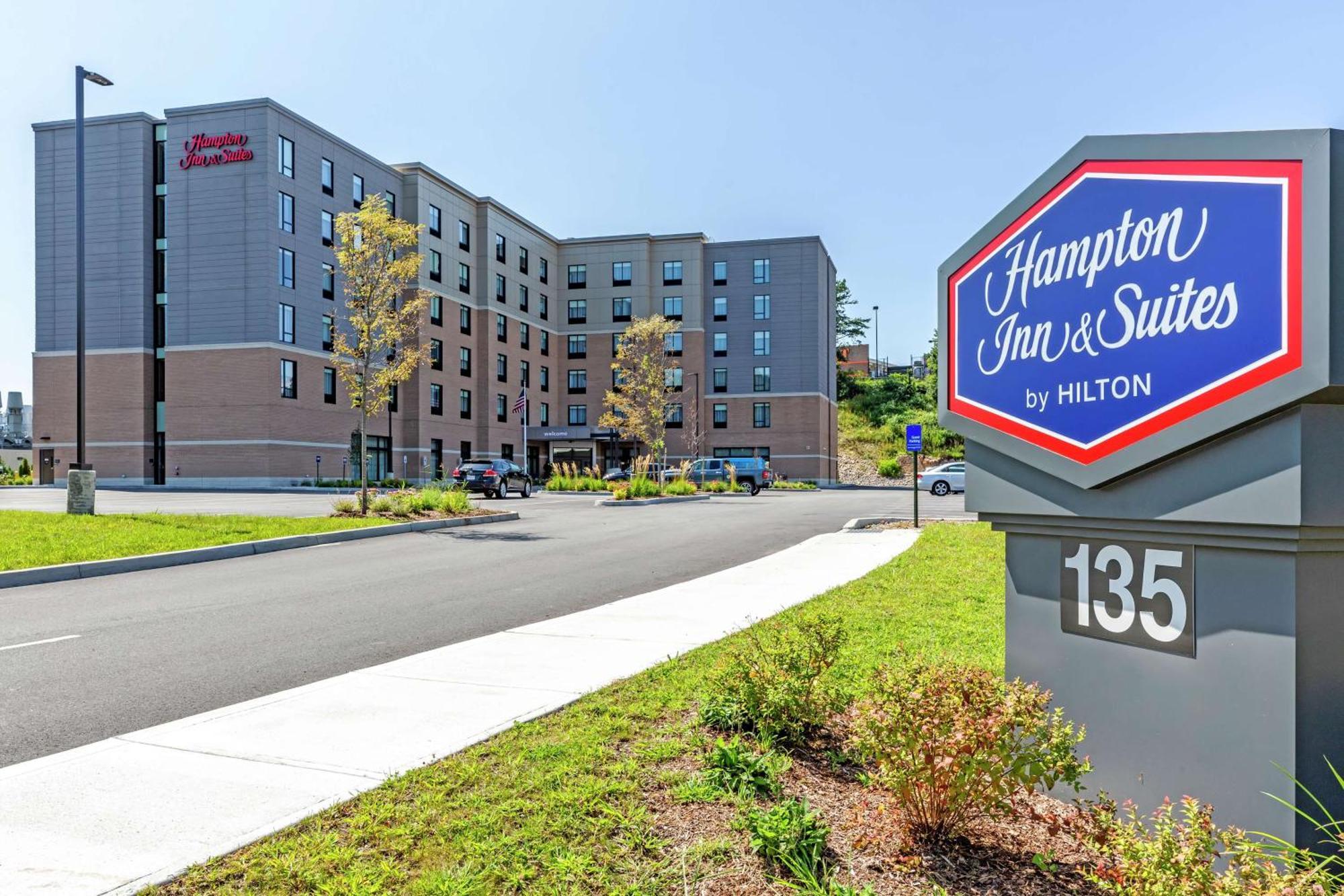 Hampton Inn & Suites Boston/Уолтем Экстерьер фото
