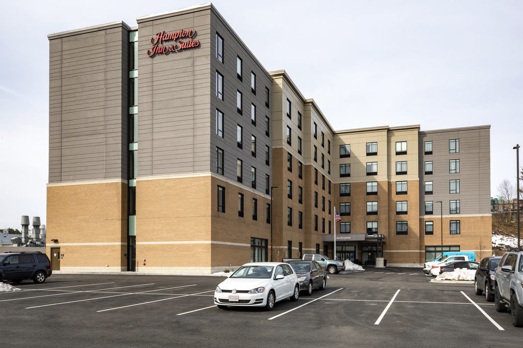 Hampton Inn & Suites Boston/Уолтем Экстерьер фото