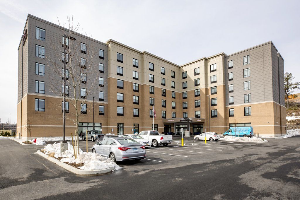 Hampton Inn & Suites Boston/Уолтем Экстерьер фото
